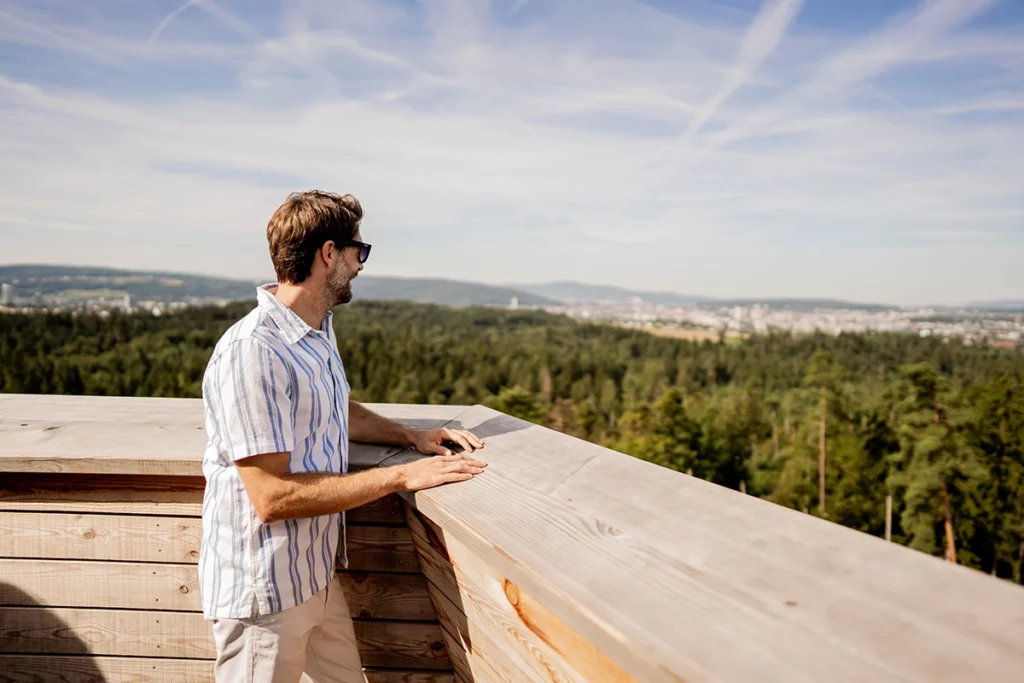 Aussicht Mann3_Hardwaldturm